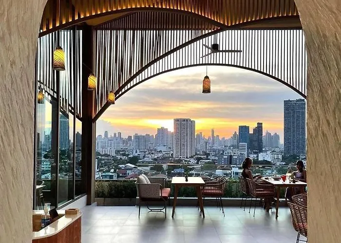 Glow Sukhumvit 71 Hotel