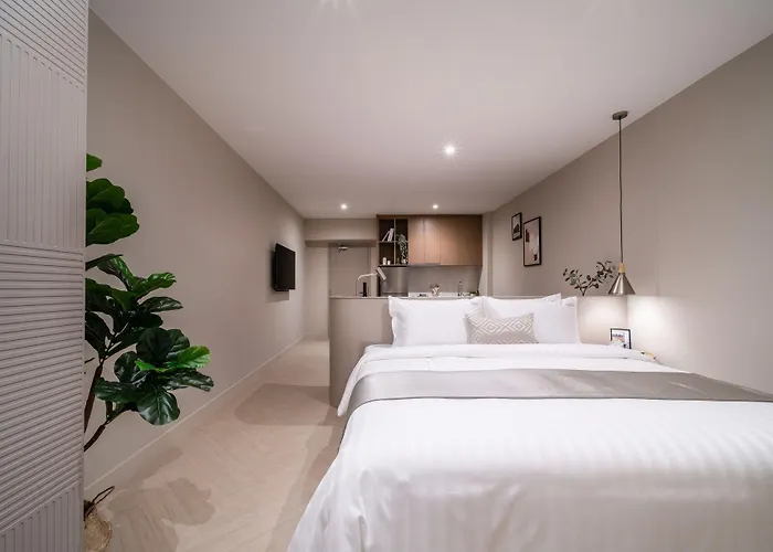 Hotel Glow Sukhumvit 71 4*